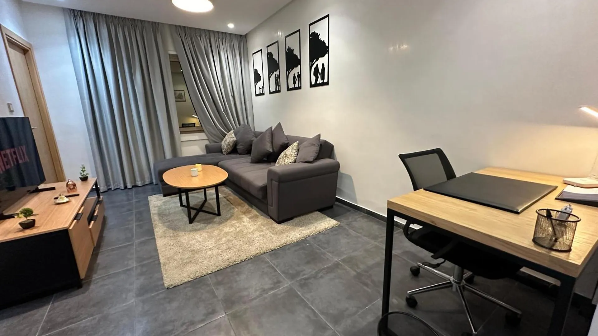 Appartement Lumineux Bien Equipe Derriere Hotel Idou Anfa Pas De Vis-A-Vis Casablanca